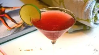How to Make a Skinny Cosmopolitan