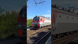 Электровоз ЭП1М-745 с пассажирским поездом плетётся через платформу #trainspotting #ржд #railway