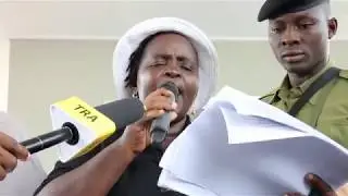 TRA YAENDESHA MNADA MKUBWA WA MAGARI BANDARINI-DAR ES SALAAM.
