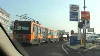 Bredabus 4001.18 (219 ATM Milano) trainato dal carro soccorsi 9936