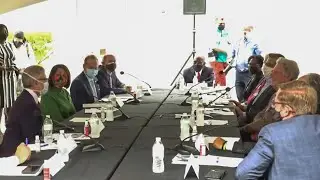 Acting Governor Oliver Holds Roundtable Discussion at the Eric B. Chandler Health Center