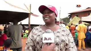 MATHIAS ALIU DISTRIBUTES FOOD ITEMS CREATING SMILES ON THE FACES OF FUGAR RESIDENTS DURING YULETIDE