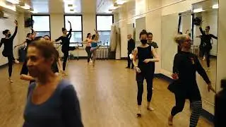 2023 Ballet Beginner Center Fondu relev&eacute; d&eacute;velopp&eacute;s, pas de bourr&eacute;e, pirouettes