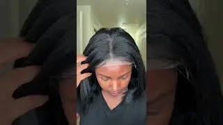 13x6 #Lacefront #bobwig from ​Zury Hollywood. She can be worn with a middle or side part 😱