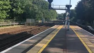 Thameslink Class 319432 and 319426 Passes Preston Park with a 2 tone 27/8/17