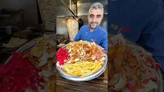 Kiloluk tavuk d&ouml;ner yanında ikramlarıyla birlikte piton d&ouml;ner Adana. #reklam #streetfood #yemek