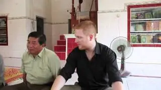 Englishman accepts Islam (Cambodia) - John Fontain