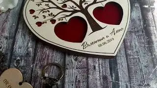 Personalized engraved wooden holder for wedding box. www.favos.club