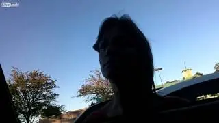 Parking lot scammer gets owned!
