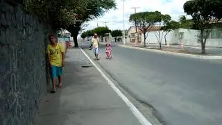 Como dar slide no long board.