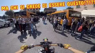 DELIRIO IL PRIMO GIORNO DI SCUOLA || INTASIAMO LA CITY