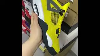 Air Jordan 4 Retro 'Lightning' 2021