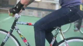 Fixed 2 - Juliet Elliott Fixed Gear London Girl Charge Bikes, tricks,Girls