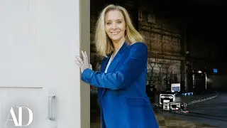 Lisa Kudrow Revisits the Studio That Defined ‘Friends’ | Architectural Digest