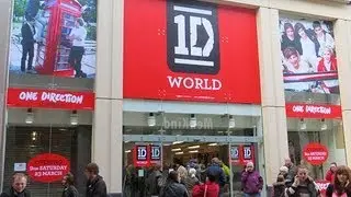 One Direction World in Leeds - 360 Video + Interview with store manager Brian