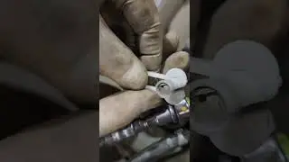 Отсоединение топливной магистрали Subaru  