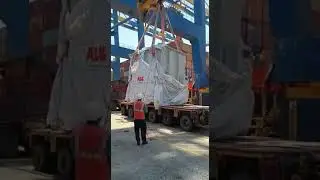 Loading supervision - 06 B.B. units (02 of 06) // Mundra