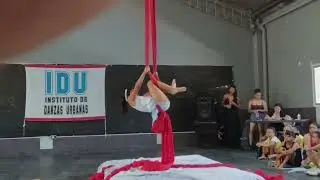 Bianca Ipuche || Acrobacia en Tela || Muestra 2025 