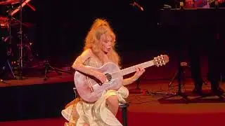 A snippet of Charo playing Malagueña on her guitar 1/31/26 Carpenter Center