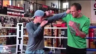 Southpaw vs Orthodox! When your opponent counters your jab with a lead hook, do this! #boxing #howto