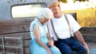 Elderly couple celebrates anniversary with 