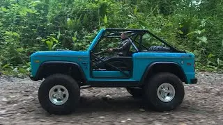 Axial Early Ford Bronco Speed Run
