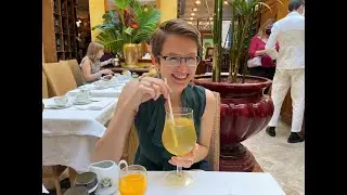 Mariage Frères Tea Shop in Paris and tasting blue magic tea!