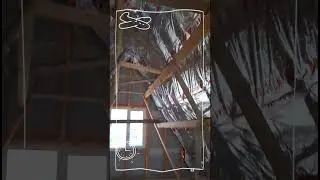 The dog is watching the insulation of the house (Собака наблюдает за утеплением кровли дома А-фрейм)