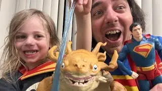 SUPER SLIME!!! Recensione del giocattolo Spinmaster Superman 2025 Kaiju Slime Battle con River!