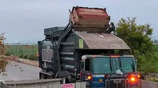 Autocar ACX  22208; Oxnard Environmental Resources Division