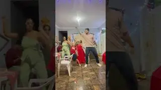 QUAL O RITMO QUE N&Atilde;O PODE FALTAR NAS FESTAS DE NATAL . #shots #hit