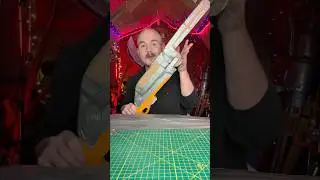 Это картонное ружье с верхним или нижним стволом?