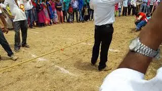 Tug of war 