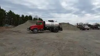 1998 Freightliner FL70 Distributor Truck