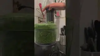 Cortando couve muito r&aacute;pido e f&aacute;cil com multiprocessador Walita #teste #couve #cozinha #comida