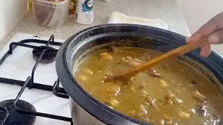 Black eyed peas and dumpling soup || Soupe de boulettes de pois aux yeux noirs. 
