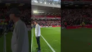Torcida do Ajax cantando Bob Marley