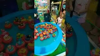 Получила приз на рыбалке #дети #игра #shorts #cute #tiktok #happy #kids #game #likeeva #microtia