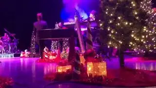 Dennis Reed and Fantasia perform Total Praise Live