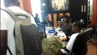 one b sur (.. Radio C&ocirc;te d'Ivoire)