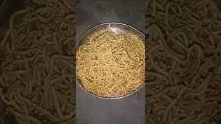 Ghar Par Bani Crispy Sev 😋 | Easy Sev Recipe | Tea Time Snack #sev #eveningsnacks