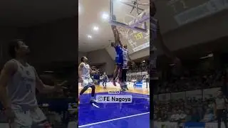 Lebron Lopez WOWS the homecrowd with an AND 1 DUNK #bleague #and1 #highlights