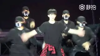 [Fancam] Thi&ecirc;n Tỉ dance solo cực ngầu (TFBOYS TRILOGY 2016 ) (YYQX-JACKSONYI-TFBOYS)