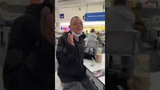 BLANC tap pale Rosiny mal av&egrave;k Marc