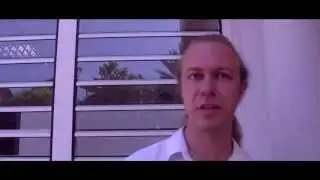 Carrière de bois blanc : Marcel inquiet par la projection de particules d'olivine dans l'air.