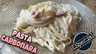PASTA a la CARBONARA con nata y bacon | Receta fácil y rápida como hacer espaguetis o tallarines 🍝