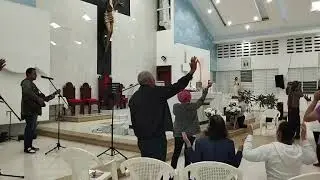 Adoración a Jesús sacramentado parroquia santa Lucia hoy lunes 2 de febrero del 2026 inicio 7 pm 