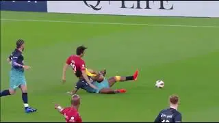 Speed tackles Kaka and gets a yellow card 🤣