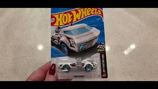 Распаковка и демонстрация фигурки Hot Wheels Twin Dorado!