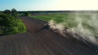Tracteur en action : Vue &eacute;poustouflante depuis les airs !